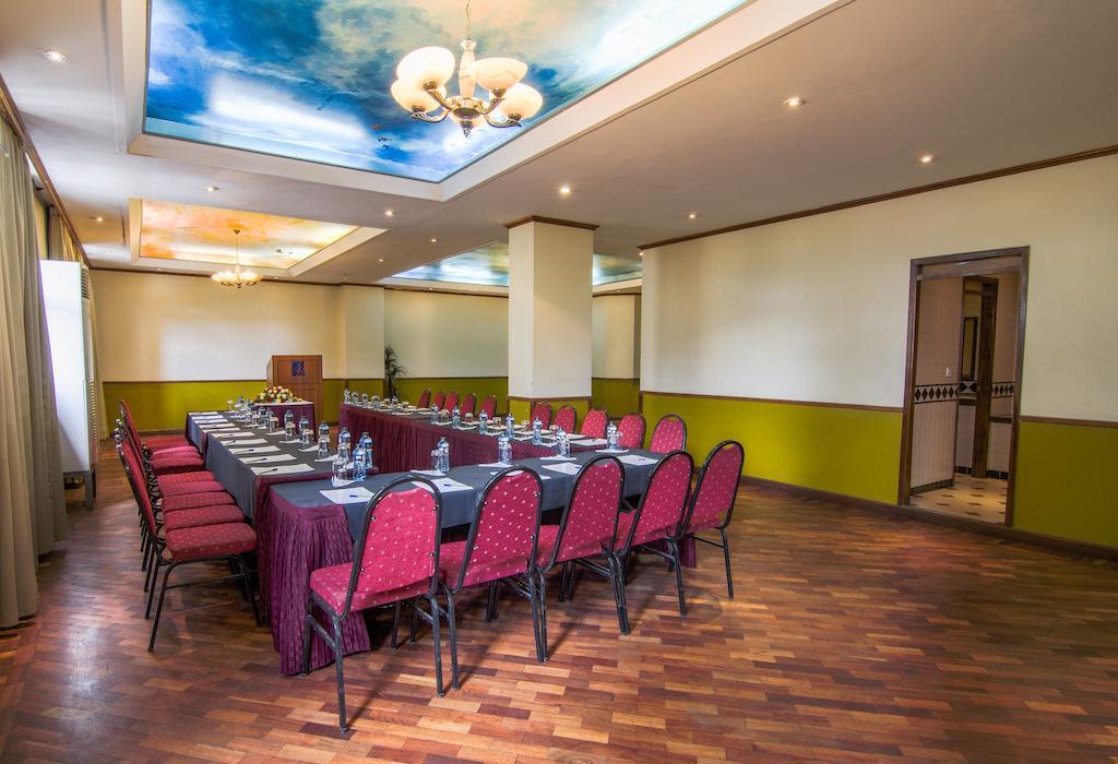 Sentrim 680 Hotel Nairobi Esterno foto