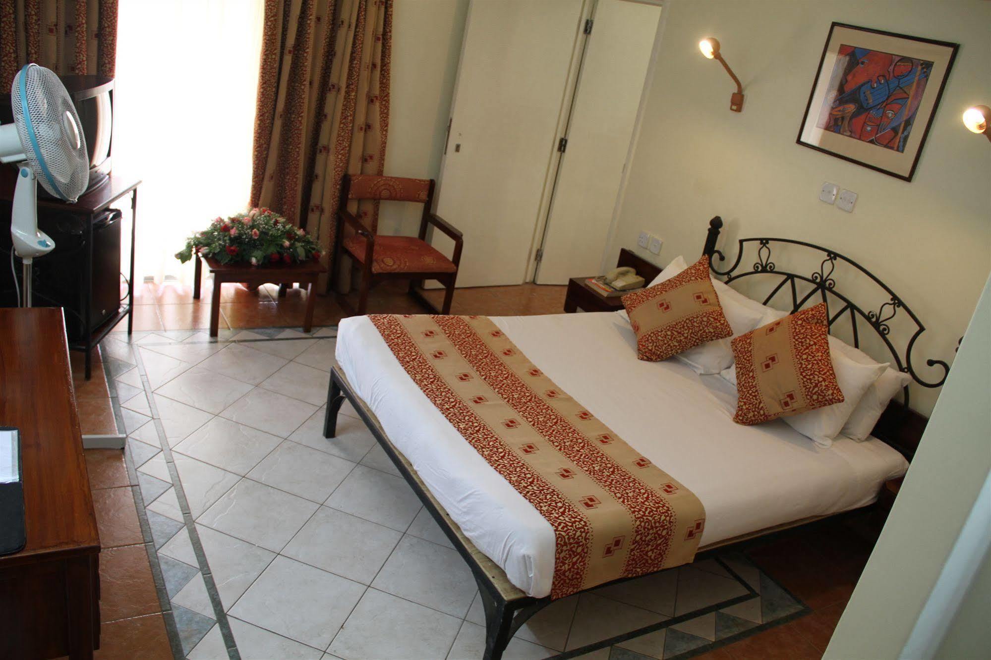 Sentrim 680 Hotel Nairobi Esterno foto