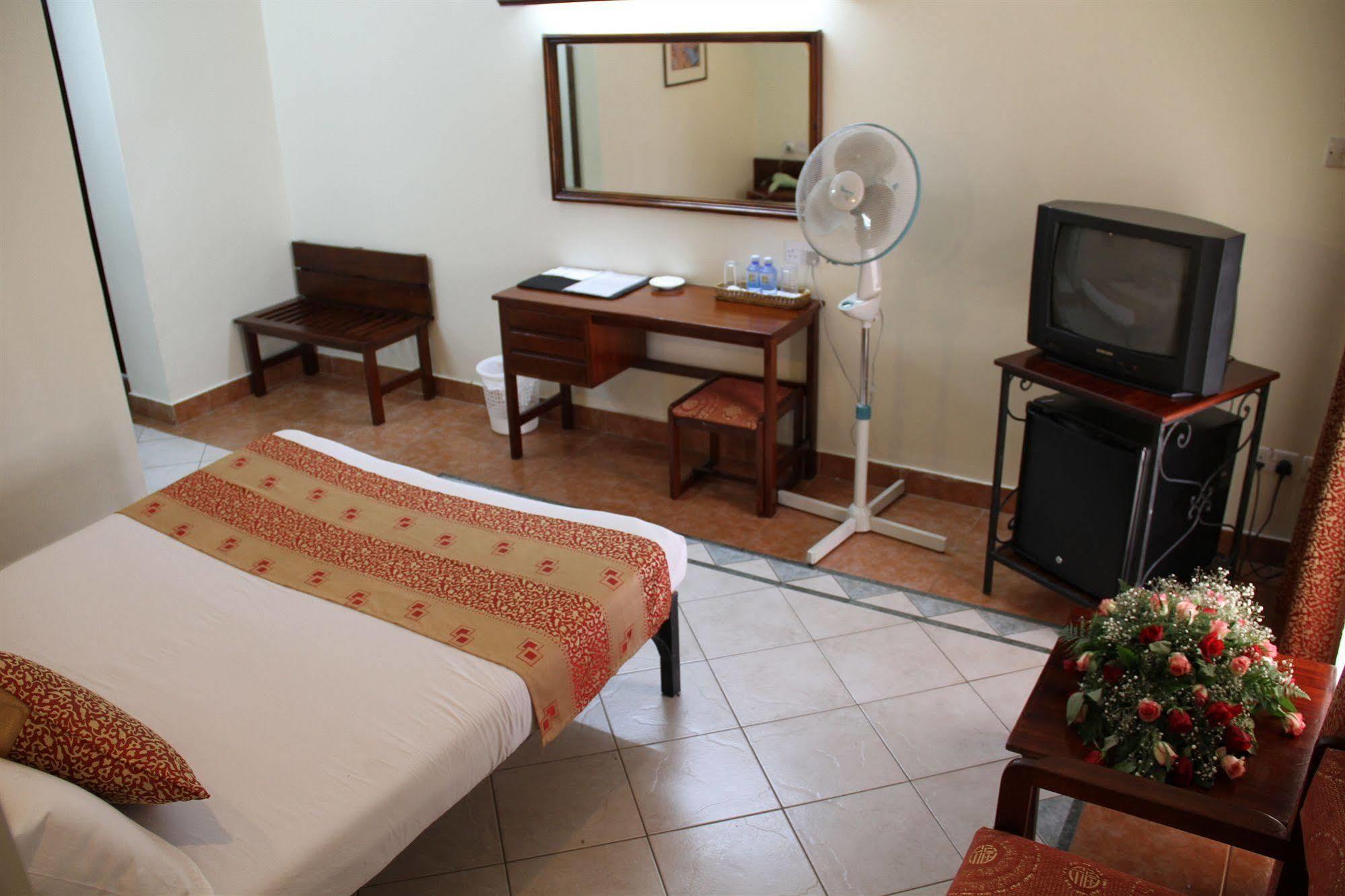 Sentrim 680 Hotel Nairobi Esterno foto